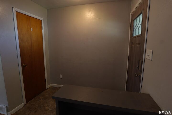 Property Photo: 810 S Spruce Street IL 61734