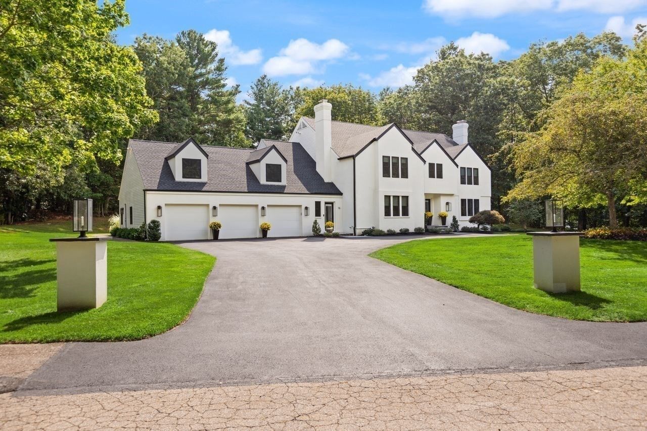 Property Photo: 16 Weathervane Rd MA 02021