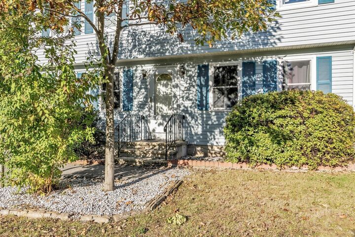 Property Photo:  7 Royal Dr  MA 01844 