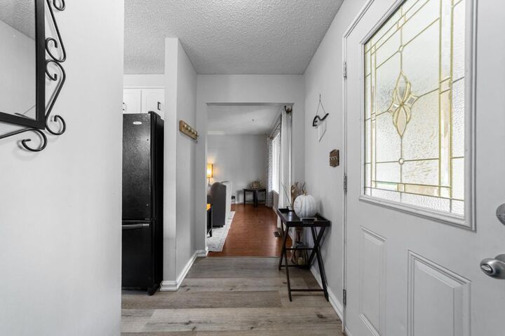 Property Photo:  5221 42 Street  AB T4V 1A7 