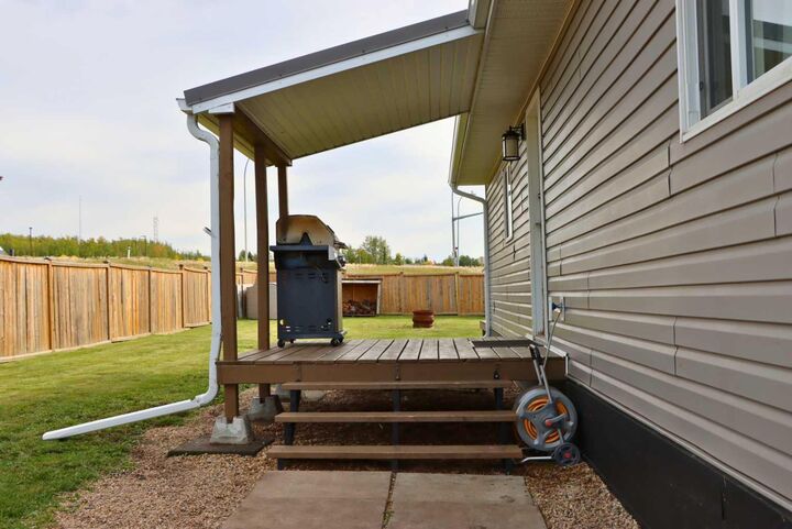 Property Photo:  4503 50 Avenue  AB T0H 3N0 