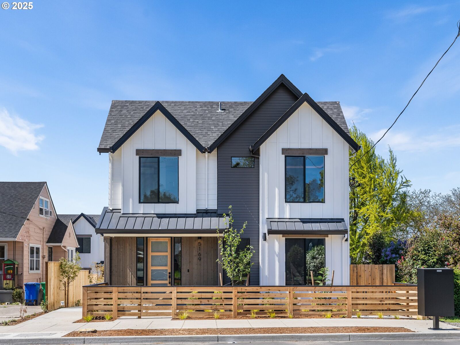 Property Photo:  5169 SE 28th Ave  OR 97202 