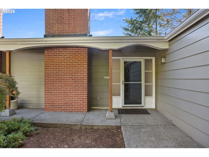 Property Photo: 3653 SW 52nd Pl OR 97221