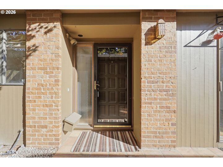 Property Photo:  14547 NE Stanton Ct  OR 97230 
