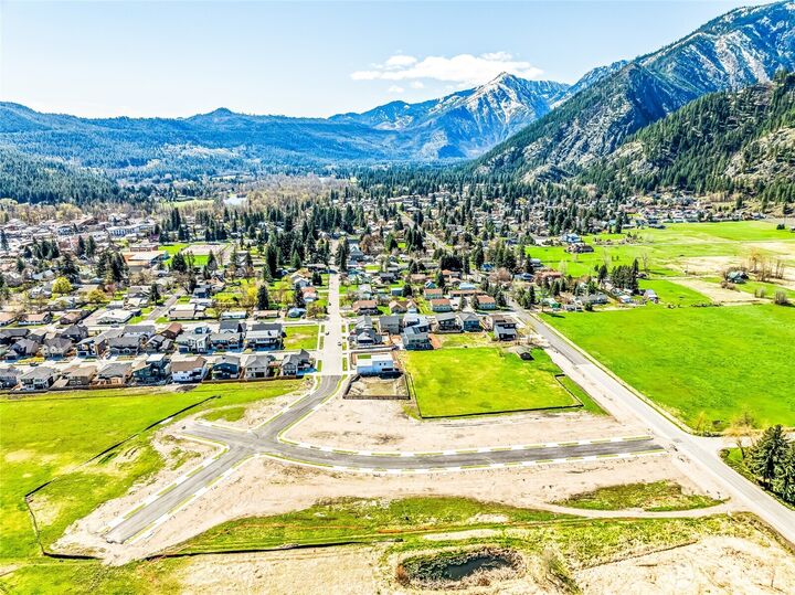 Property Photo:  714  Cascade Street  WA 98826 