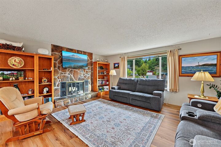 Property Photo:  218 S 317th Place  WA 98003 