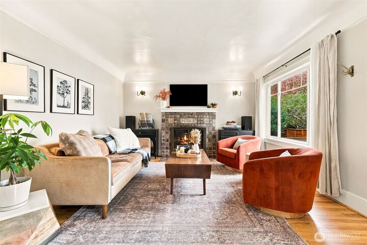 Property Photo:  507 N 81st Street  WA 98103 