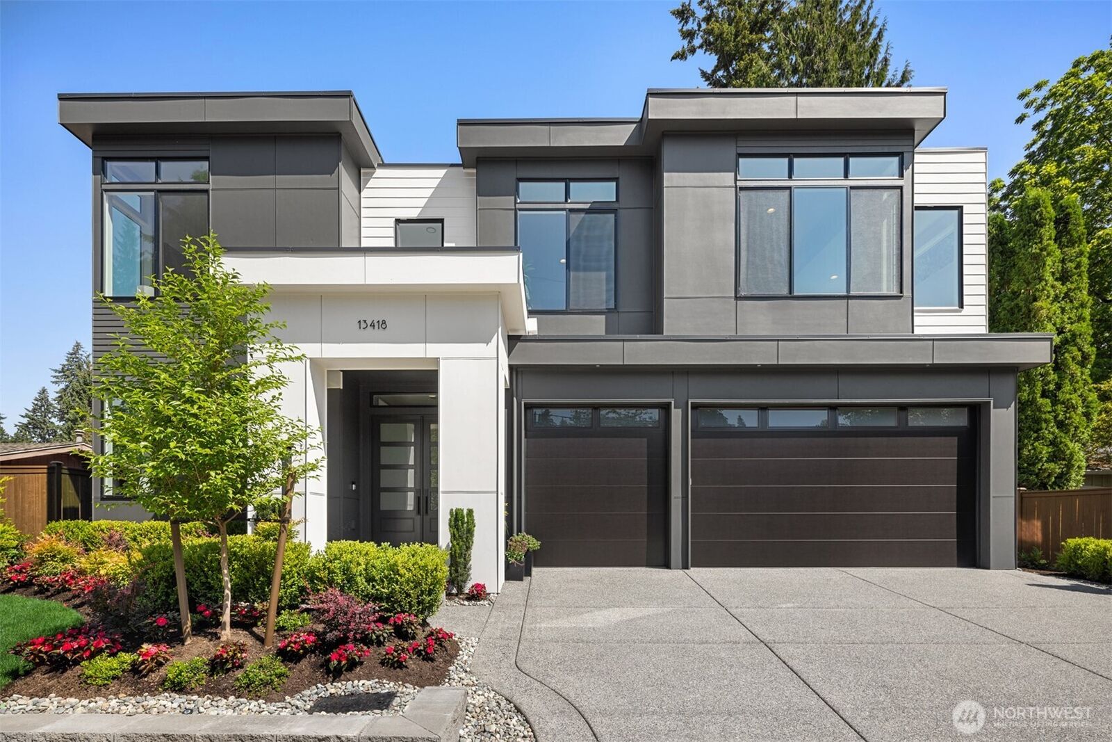Property Photo: 12016 NE 62nd Street WA 98033