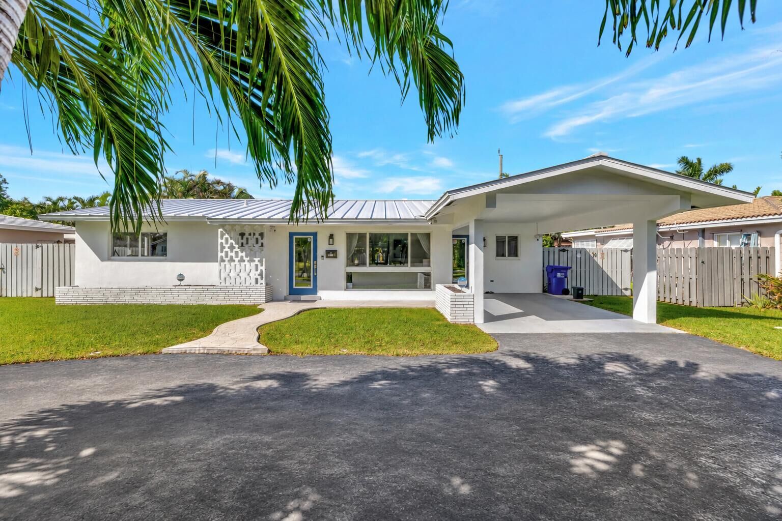 Property Photo:  613 NE 25th Avenue  FL 33062 