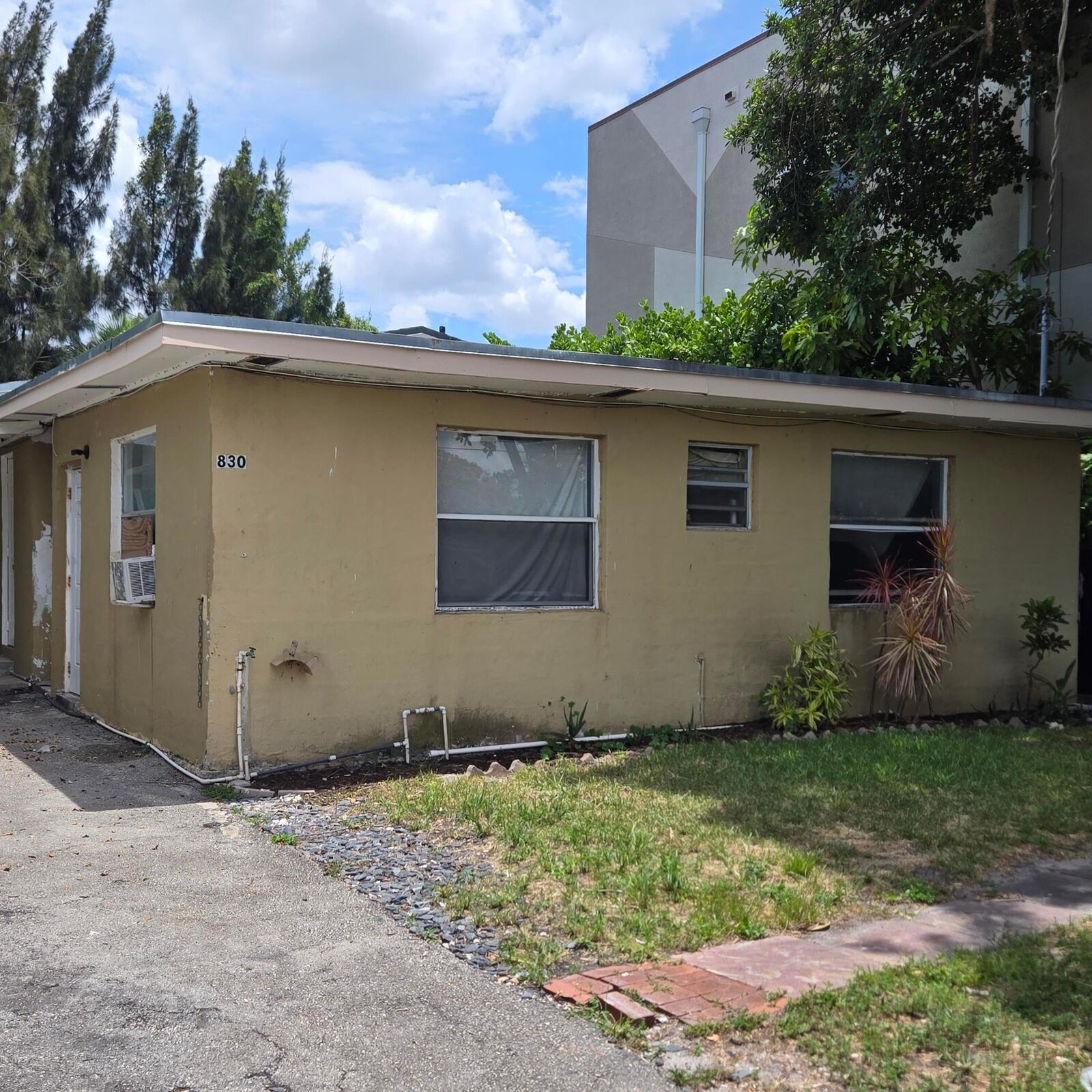 Property Photo:  830 SW 14th Street 2  FL 33060 
