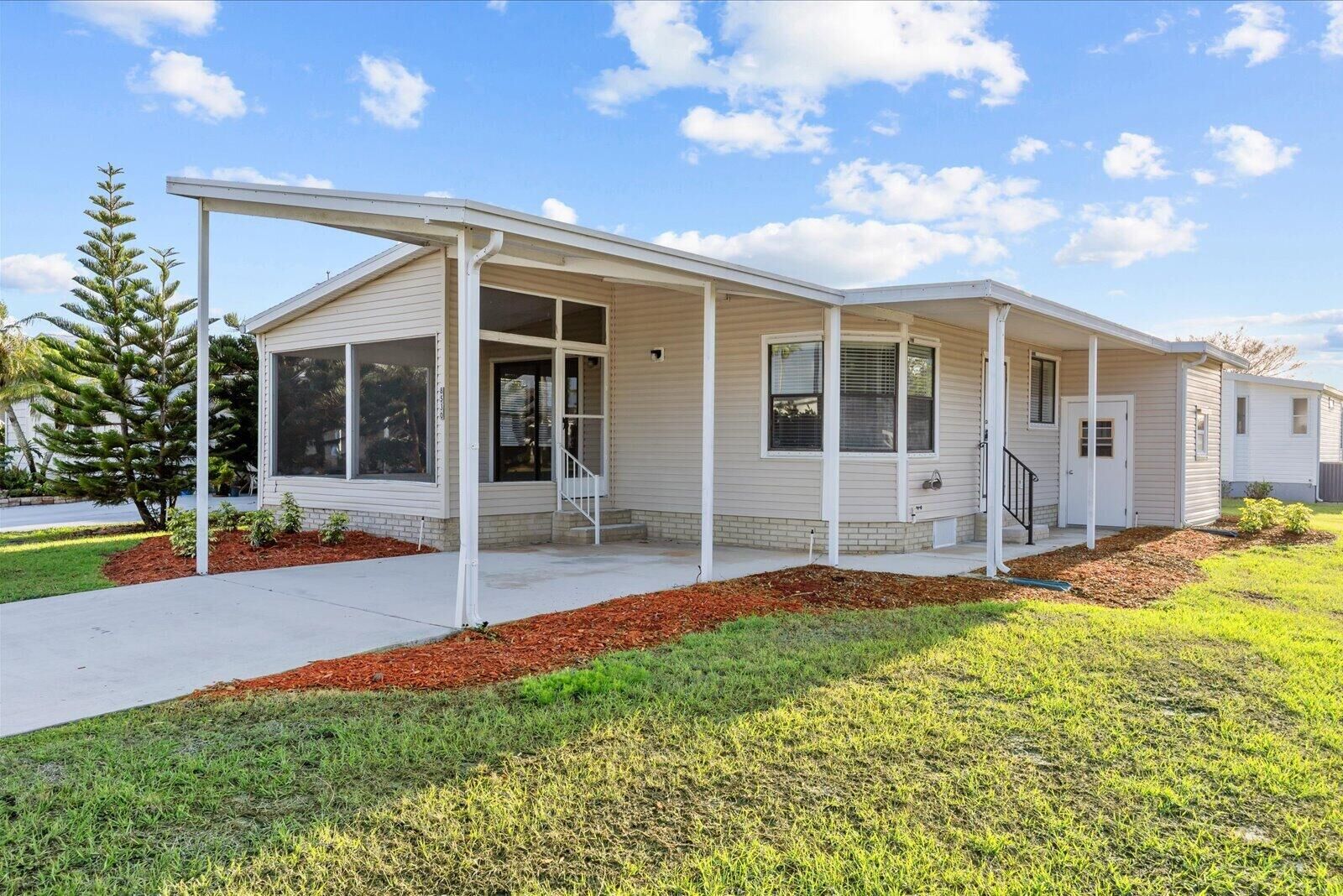 Property Photo:  8530 Leadtree Court  FL 34952 