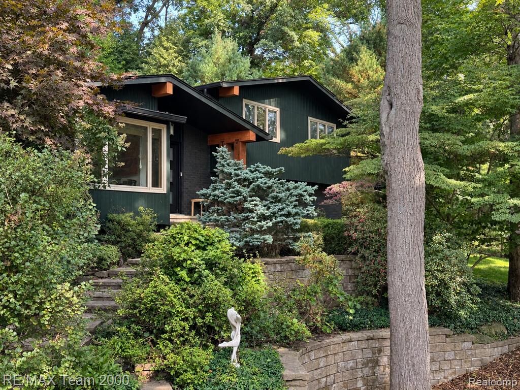 Property Photo:  4789 Pickering Road  MI 48301 