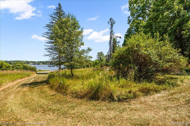 Property Photo: 2770 Bogie Lake Road MI 48386