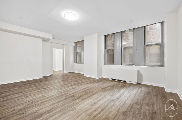 Property Photo:  15 Park Row 9D  NY 10038 