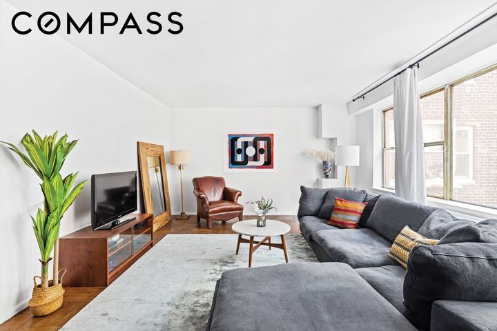 Property Photo: 12 Beekman Place 9D NY 10022