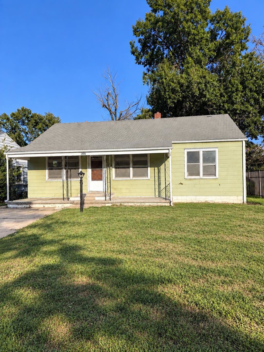Property Photo: 2016 S Saint Francis Ave. KS 67211