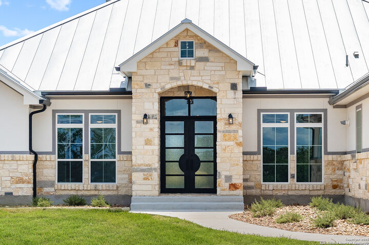 Property Photo: 3828 Palomino Spgs TX 78003