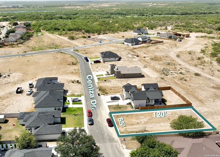 Property Photo: 843 Ceniza Dr TX 78852