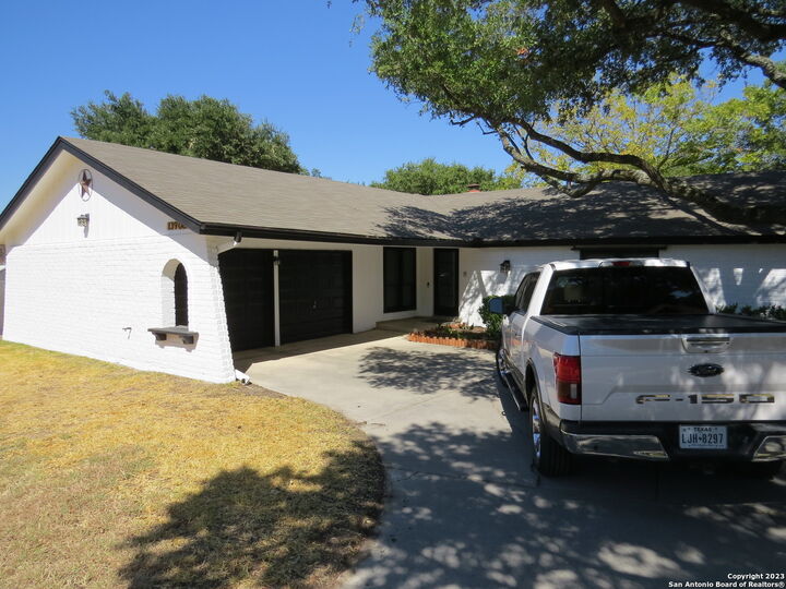 Property Photo:  13906 Thebes Cir  TX 78148 