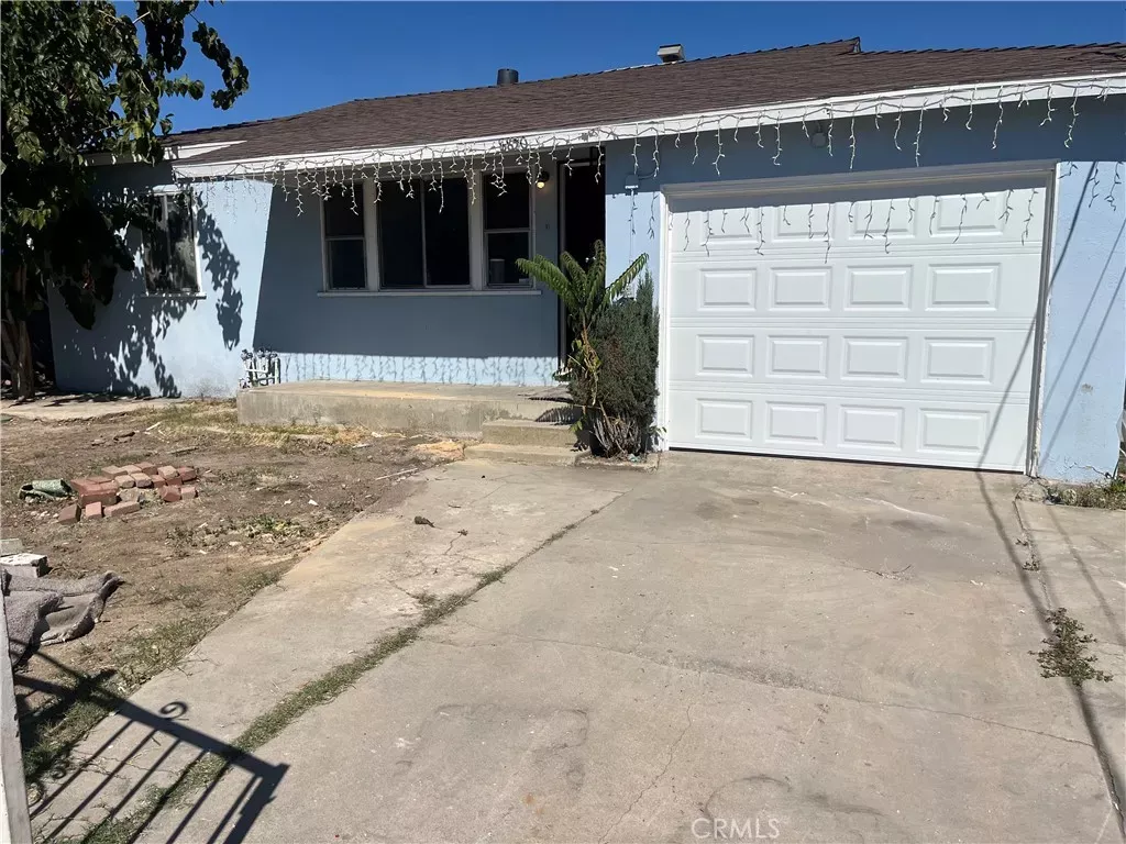 Property Photo:  8850 Amboy  CA 91352 