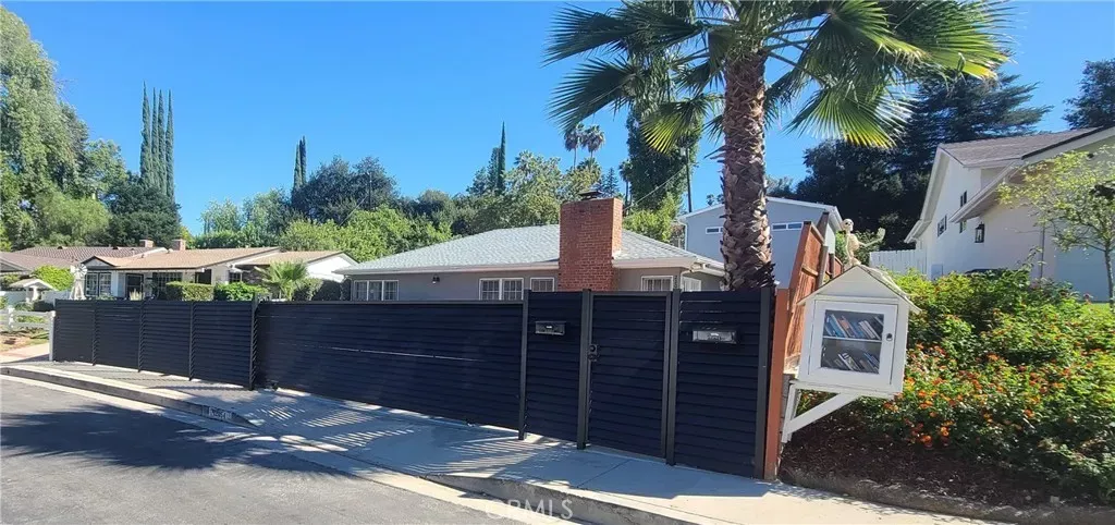 Property Photo:  22054 Independencia  CA 91364 