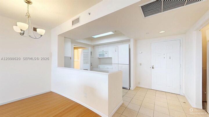 Property Photo: 19501 W Country Club Dr 2505 FL 33180