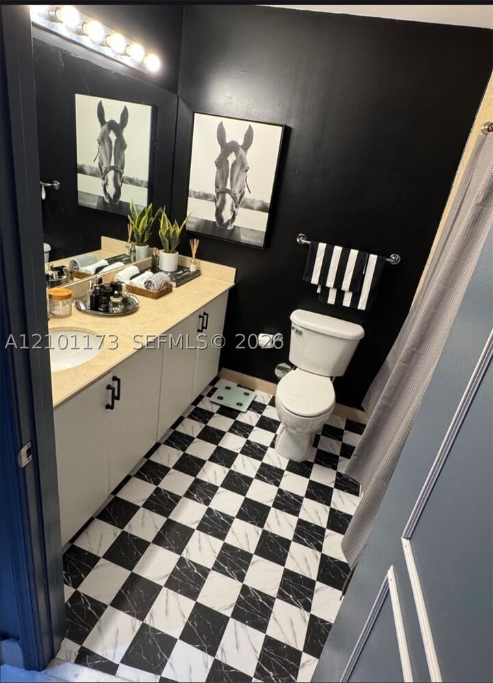 Property Photo:  1750 N Bayshore Dr 1112  FL 33132 