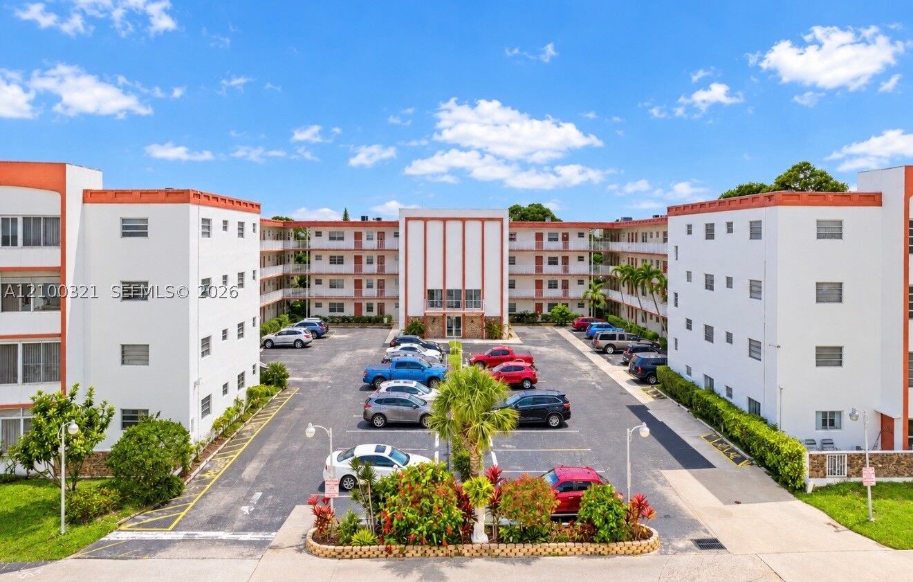 Property Photo:  4000 NW 44th Ave 113  FL 33319 