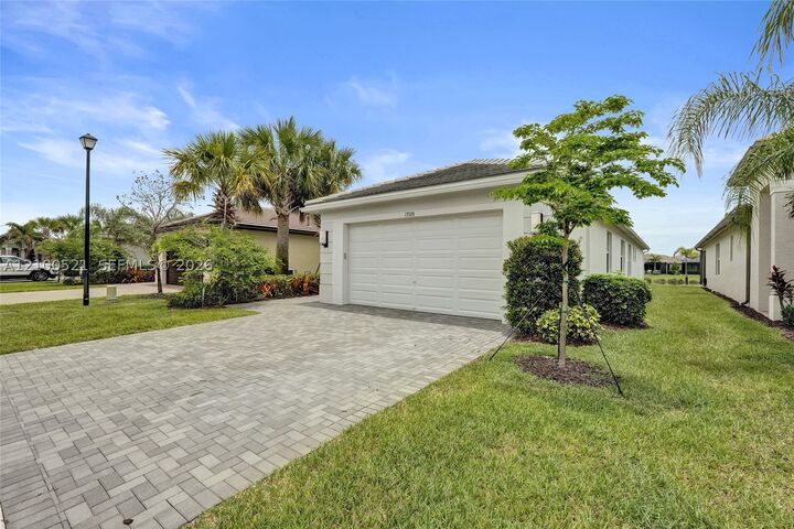 Property Photo: 13328 SW River Rock Rd FL 34987