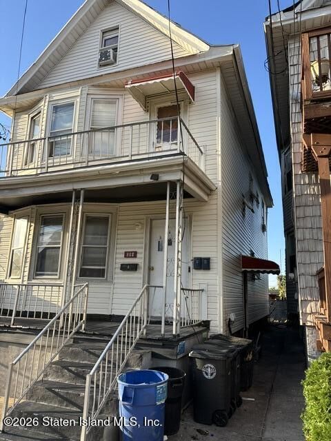 Property Photo:  189 Van Buren Street  NY 10301 