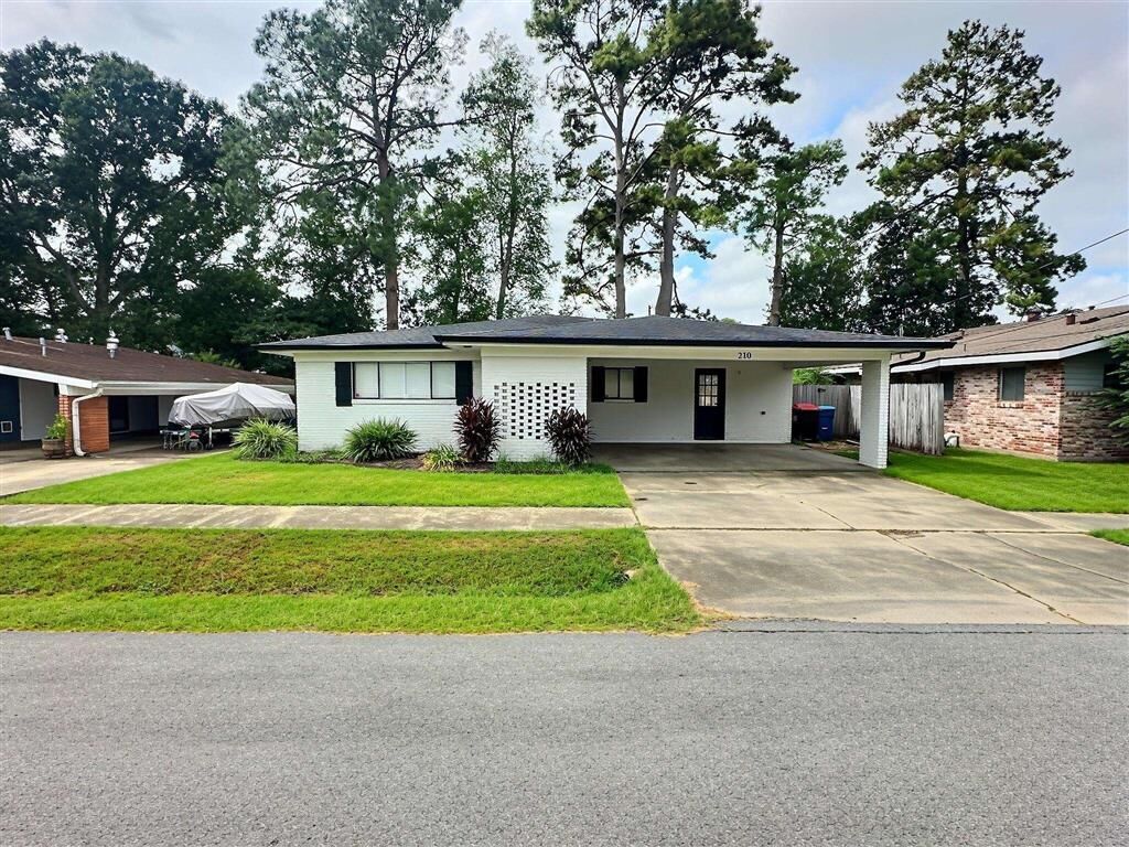 Property Photo:  210 Gerald Drive  LA 70503 