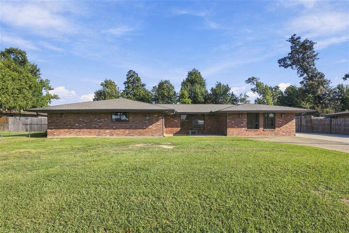 Property Photo:  3808 Maplewood Drive  LA 70663 