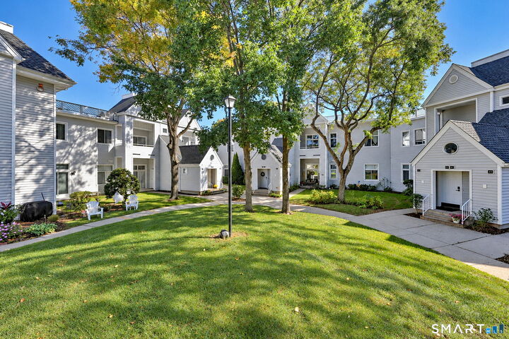 Property Photo:  267 Melba Street B21  CT 06460 