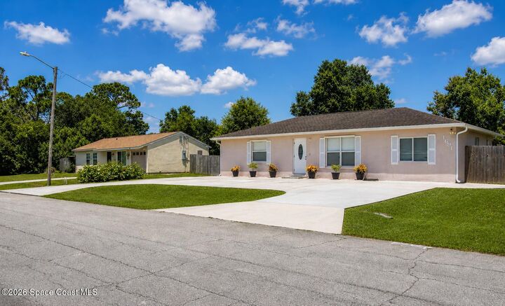 Property Photo:  1691 Burgandy Street SE  FL 32909 