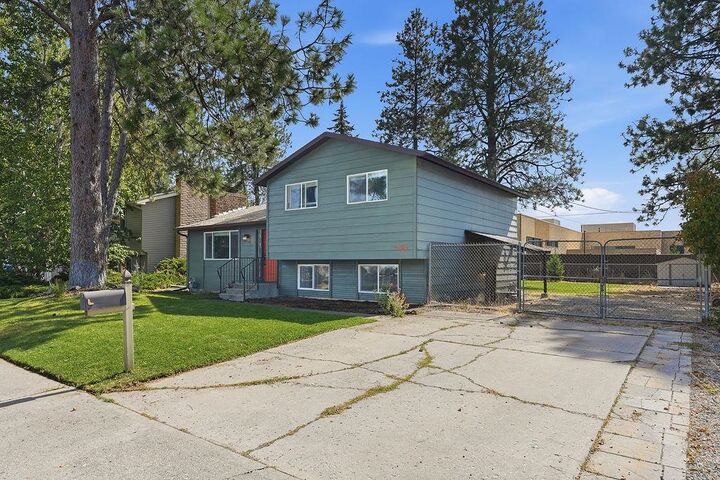 Property Photo:  2220 E 63rd Ave  WA 99223 