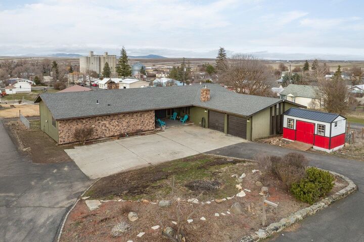 Property Photo:  313 SE Trinity Ave  WA 99185 