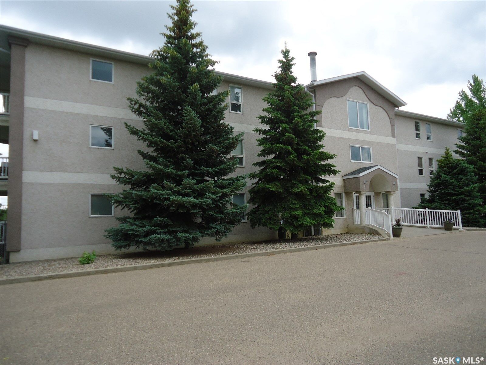 Property Photo:  12 Cundall Drive 202  SK S4A 1T1 