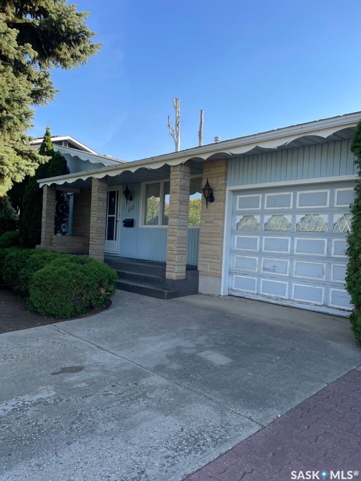 Property Photo:  112 Deborah Crescent  SK S7J 2W8 