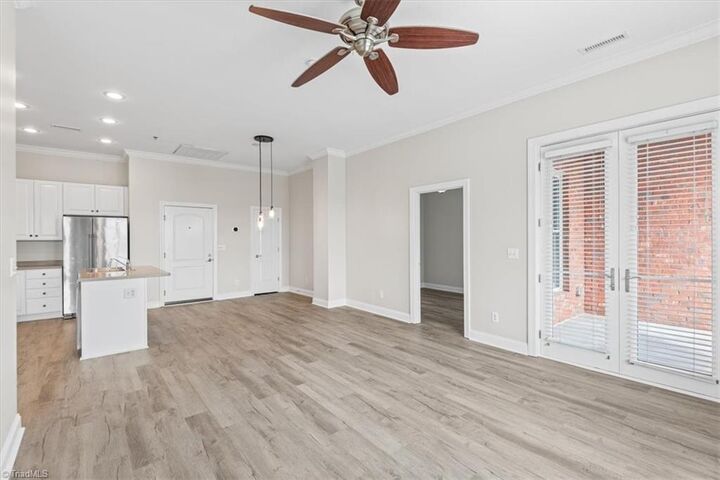 Property Photo: 113 N Church Street 206 NC 27401