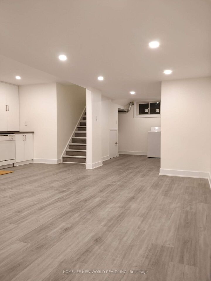 Property Photo:  1185 Woodbine Avenue Lower  ON M4C 4E1 