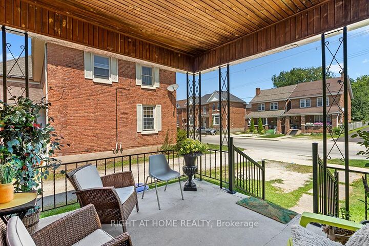 Property Photo:  774 4th Avenue E 1  ON N4K 2N6 