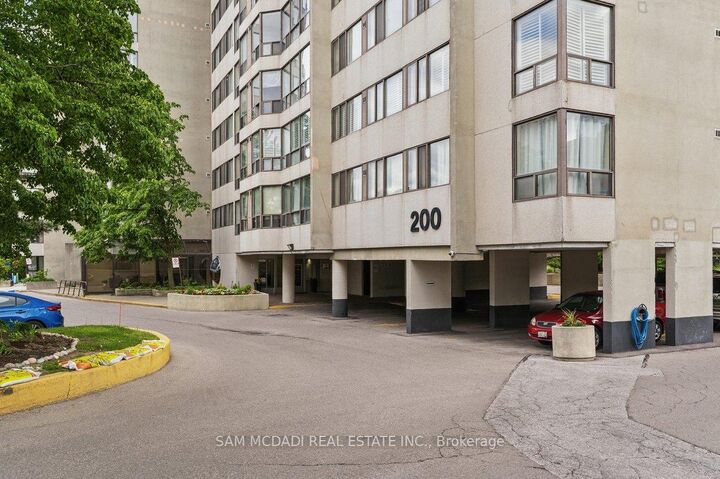 Property Photo:  200 Robert Speck Parkway 1203  ON L4Z 1S3 