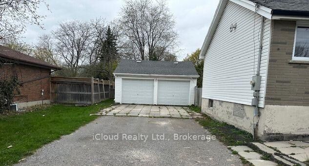 Property Photo:  