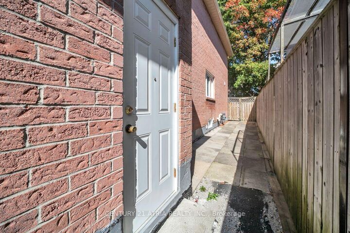 Property Photo:  38 Pickett Crescent Basement  ON L4C 9L3 