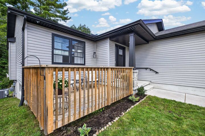 Property Photo:  46 Terrance Drive  ON K8H 0H3 