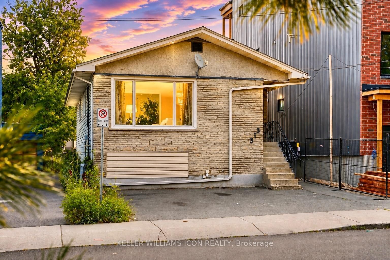 Property Photo:  313 Savard Avenue Unit A  ON K1L 7S1 