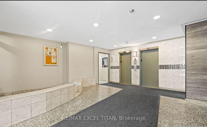 Property Photo:  2255 Weston Road 204  ON M9N 1Y5 