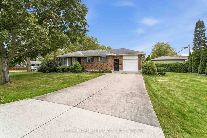 Property Photo:  4 Regina Avenue  ON L2M 3G6 