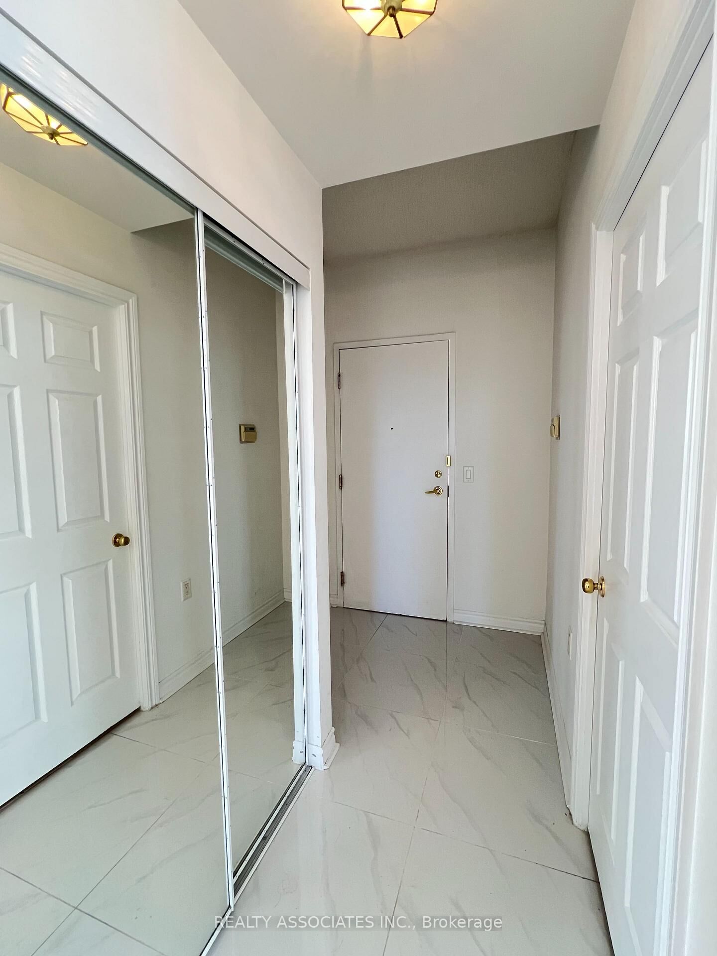 Property Photo:  2627 McCowan Road Lph17  ON M1S 5T1 