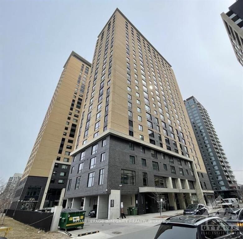 Property Photo: 105 Champagne Avenue 1812 ON K1S 5E5
